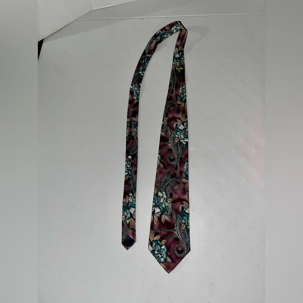 NIBag Stafford All Silk Elegant Floral Paisley Tie